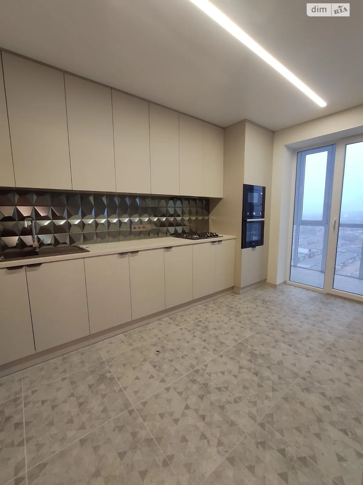 Продается 1-комнатная квартира 48 кв. м в Полтаве, ул. Европейская - фото 1