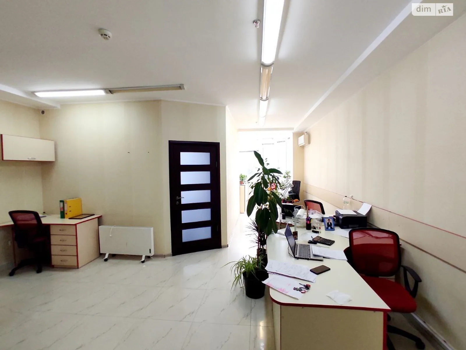Сдается в аренду офис 55.7 кв. м в бизнес-центре, цена: 12000 грн - фото 1
