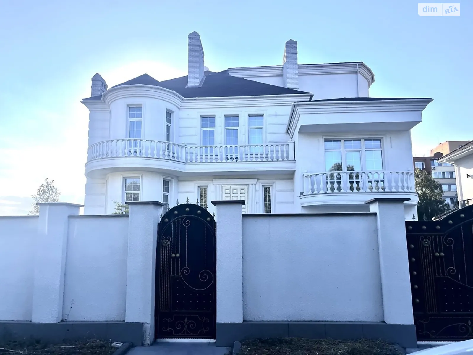 Продається будинок 2 поверховий 700 кв. м з банею/сауною, цена: 1180000 $ - фото 1
