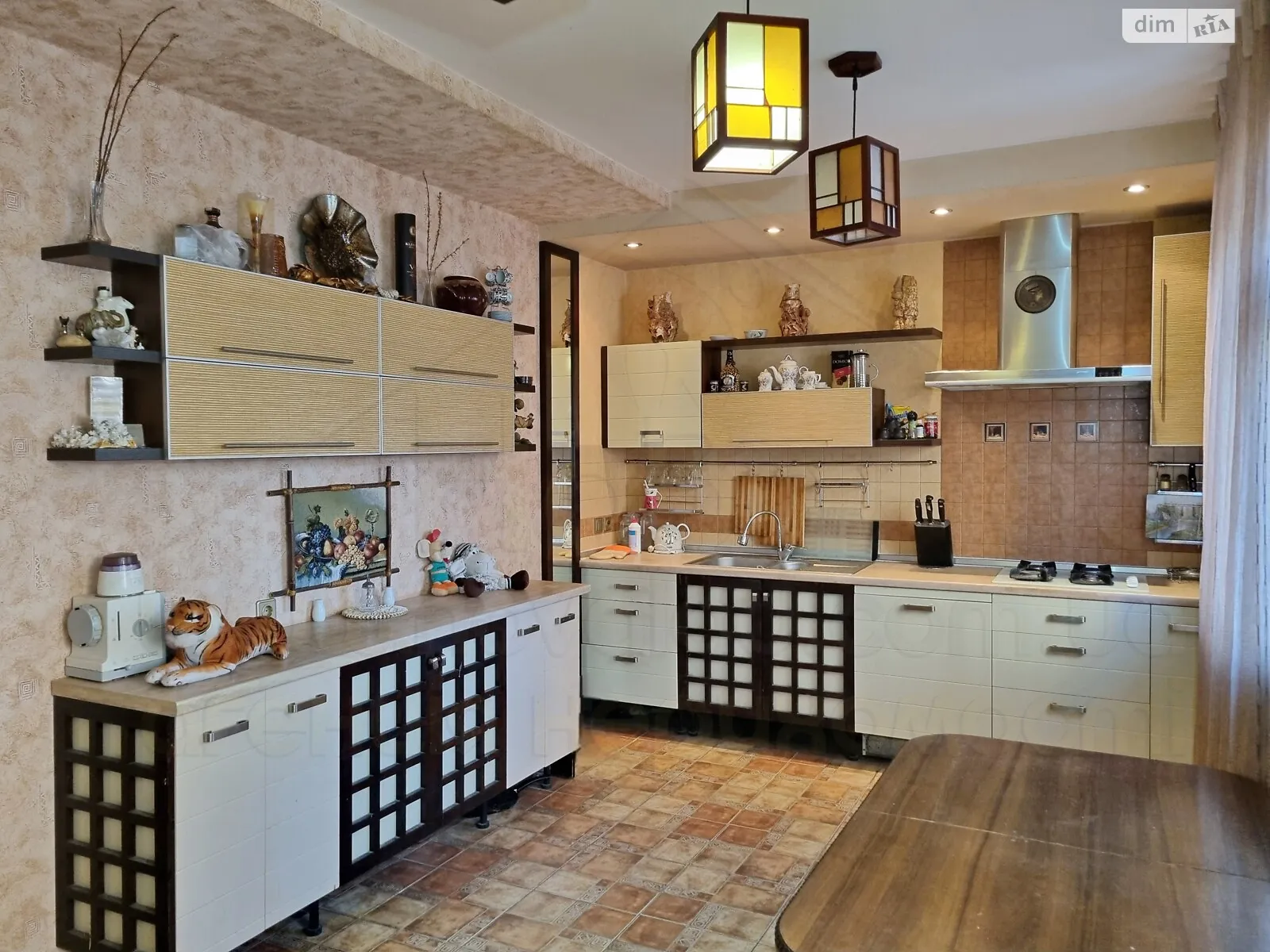 Продается дом на 2 этажа 141 кв. м с подвалом, цена: 79000 $ - фото 1
