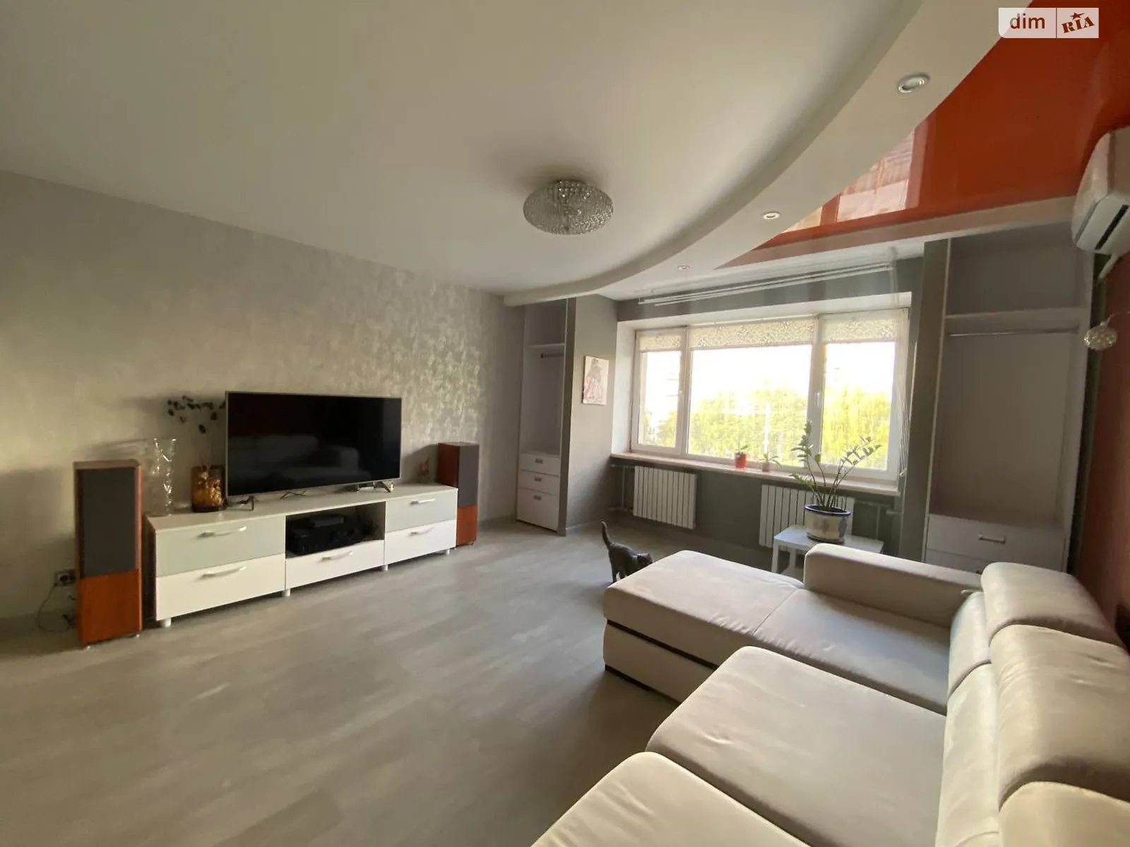 Продается 2-комнатная квартира 79 кв. м в Днепре, ул. Мукаша Салуканова, 12 - фото 1