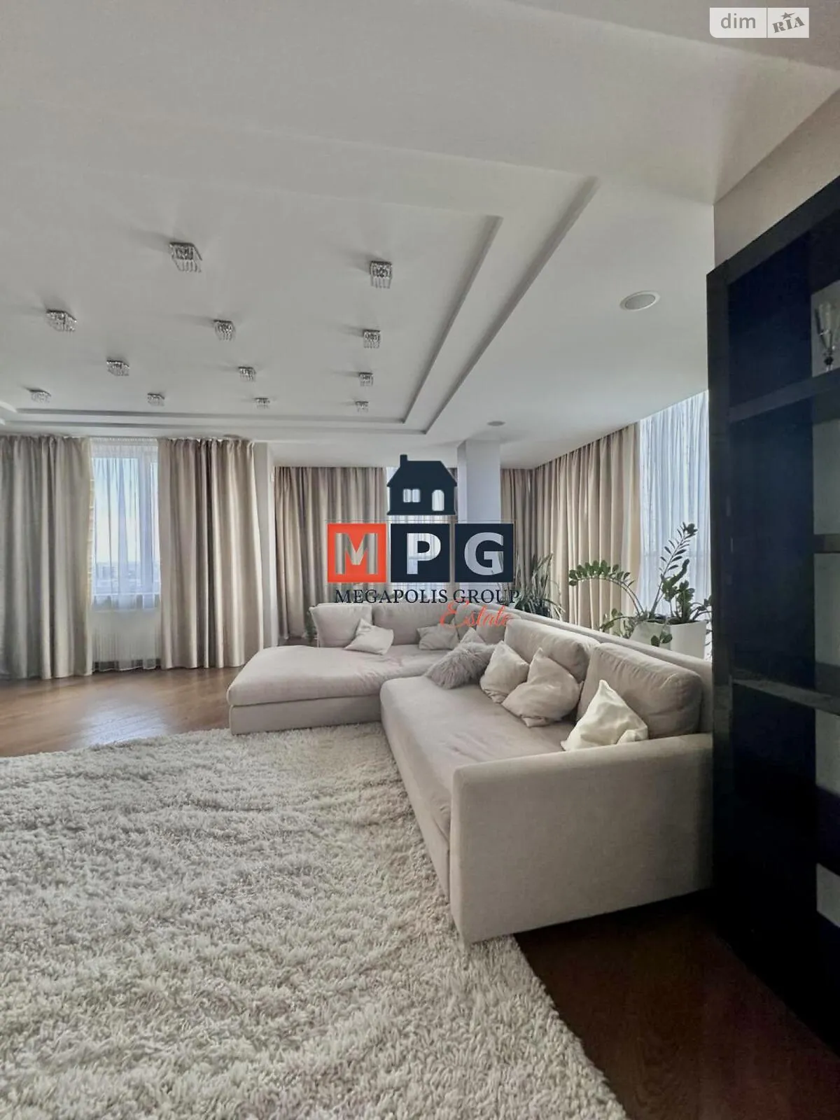 Продается 3-комнатная квартира 220 кв. м в Харькове, въезд Зеленина Михаила - фото 1