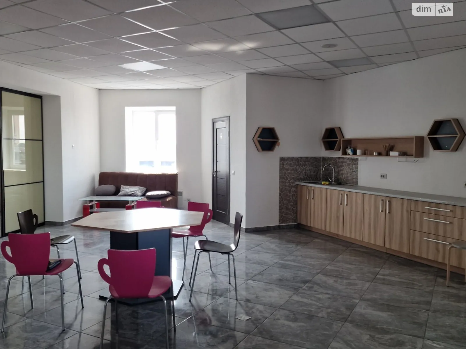 Продається офіс 210 кв. м в бізнес-центрі, цена: 210000 $ - фото 1