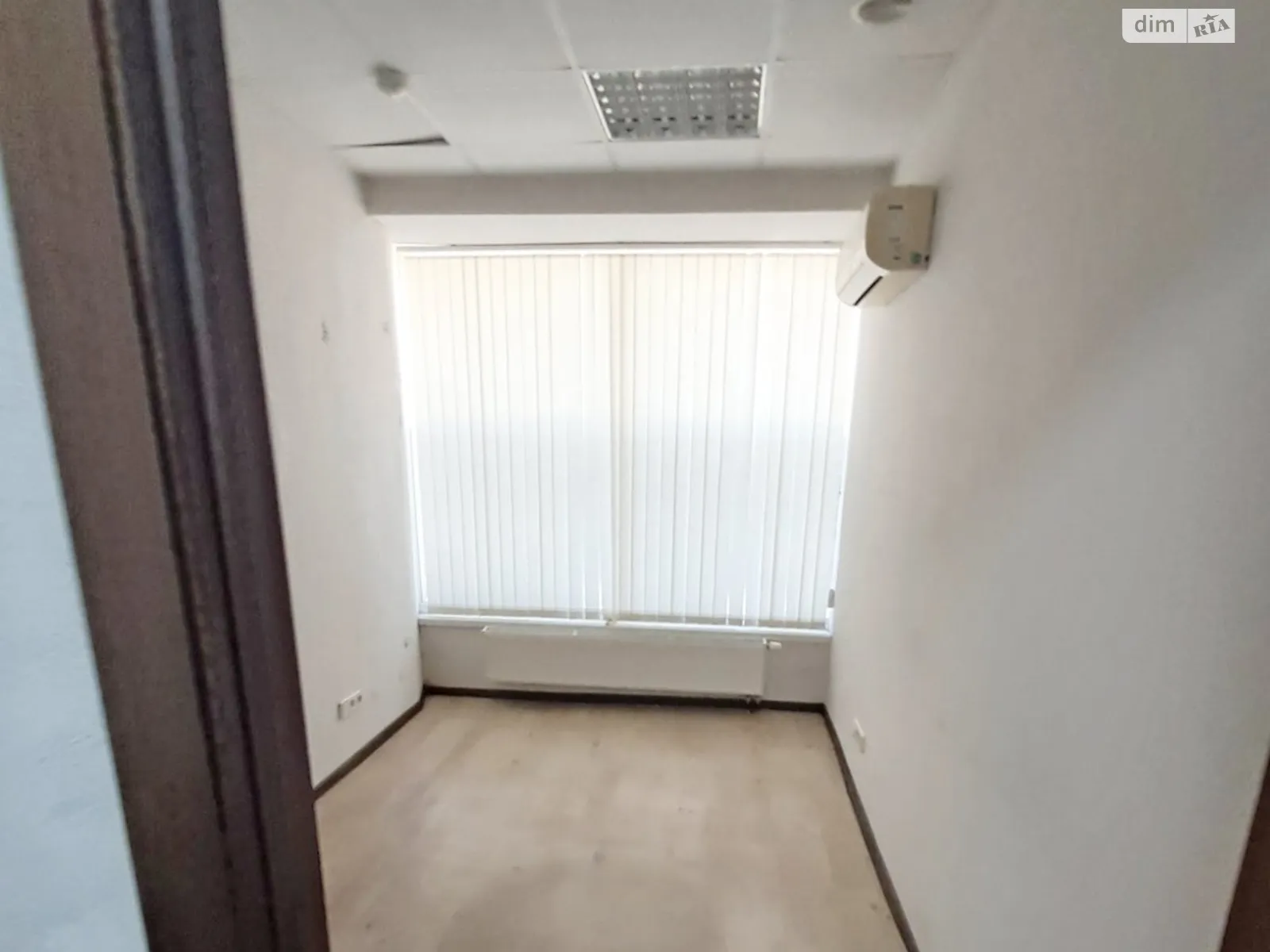 Сдается в аренду офис 32 кв. м в бизнес-центре, цена: 11515 грн - фото 1