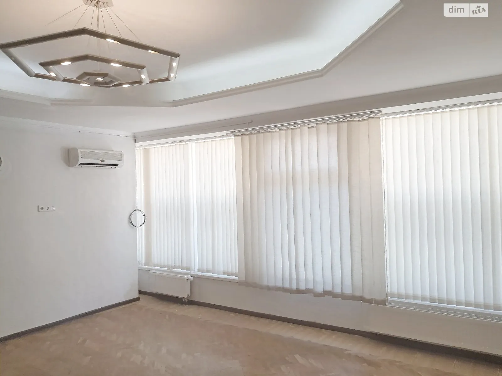 Сдается в аренду офис 57.5 кв. м в бизнес-центре, цена: 17510 грн - фото 1