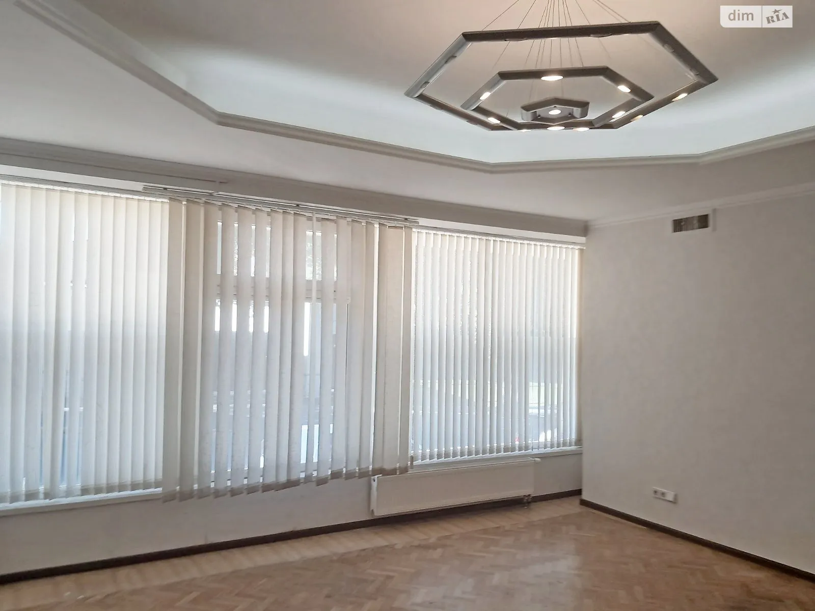 Сдается в аренду офис 57.5 кв. м в бизнес-центре, цена: 17520 грн - фото 1