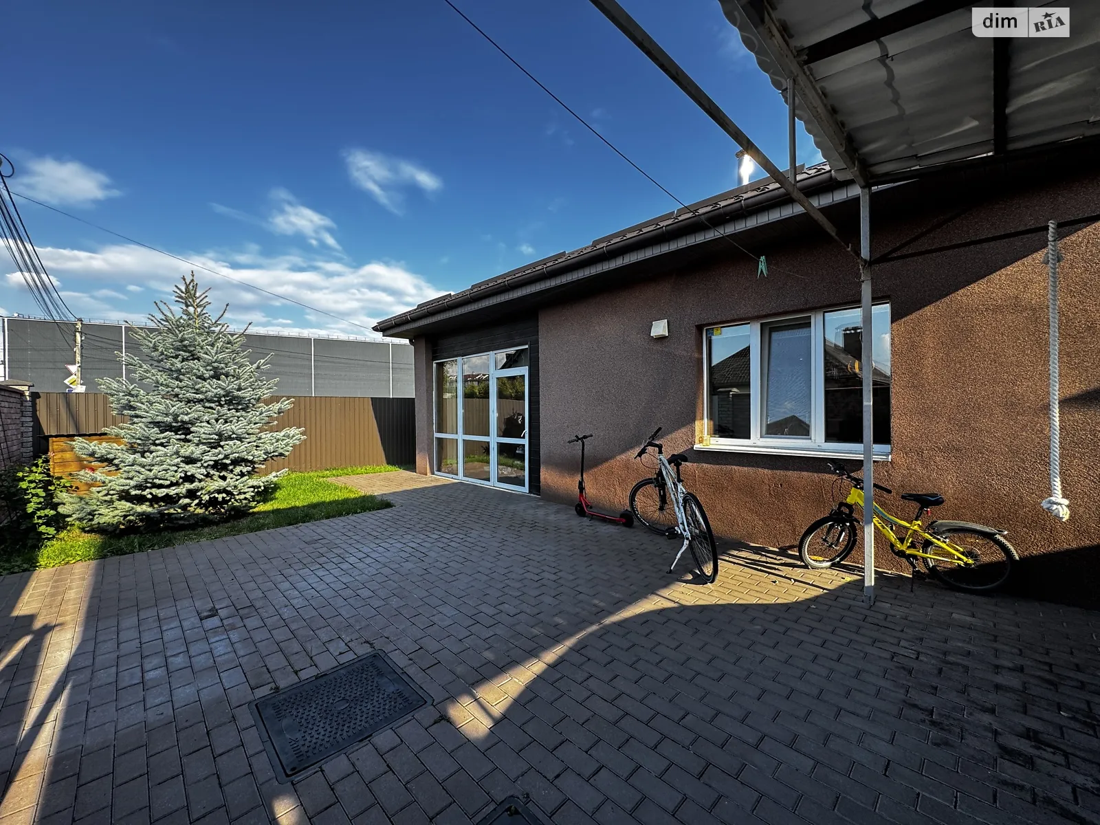 Продается дом на 2 этажа 110 кв. м с участком, цена: 220000 $ - фото 1