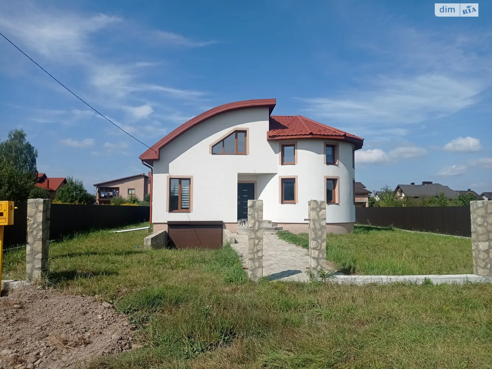 Продается дом на 2 этажа 180 кв. м с камином, цена: 130000 $ - фото 1