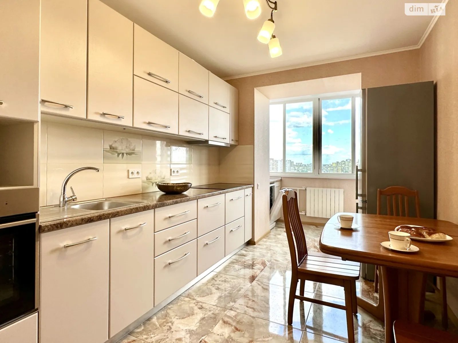 Продается 3-комнатная квартира 92.6 кв. м в Киеве, ул. Драгоманова, 31В - фото 1