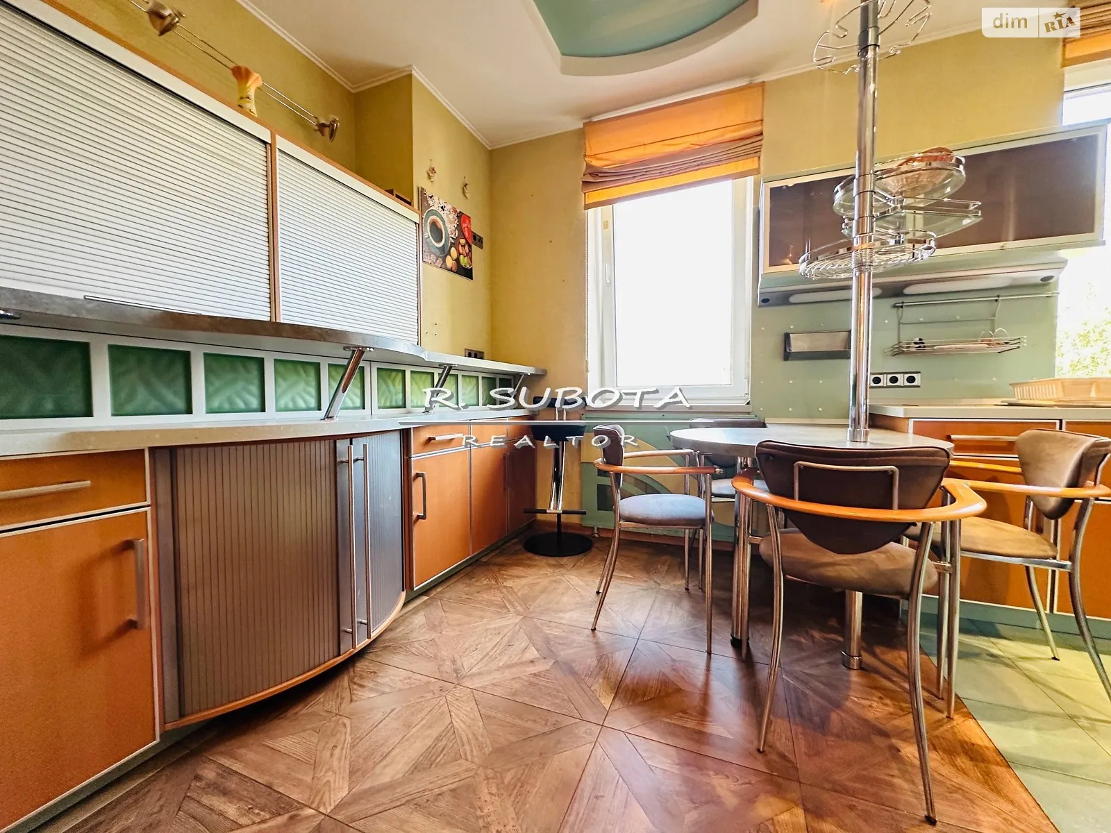 Сдается в аренду 4-комнатная квартира 215 кв. м в Днепре, ул. Сикорского Игоря, 43 - фото 1