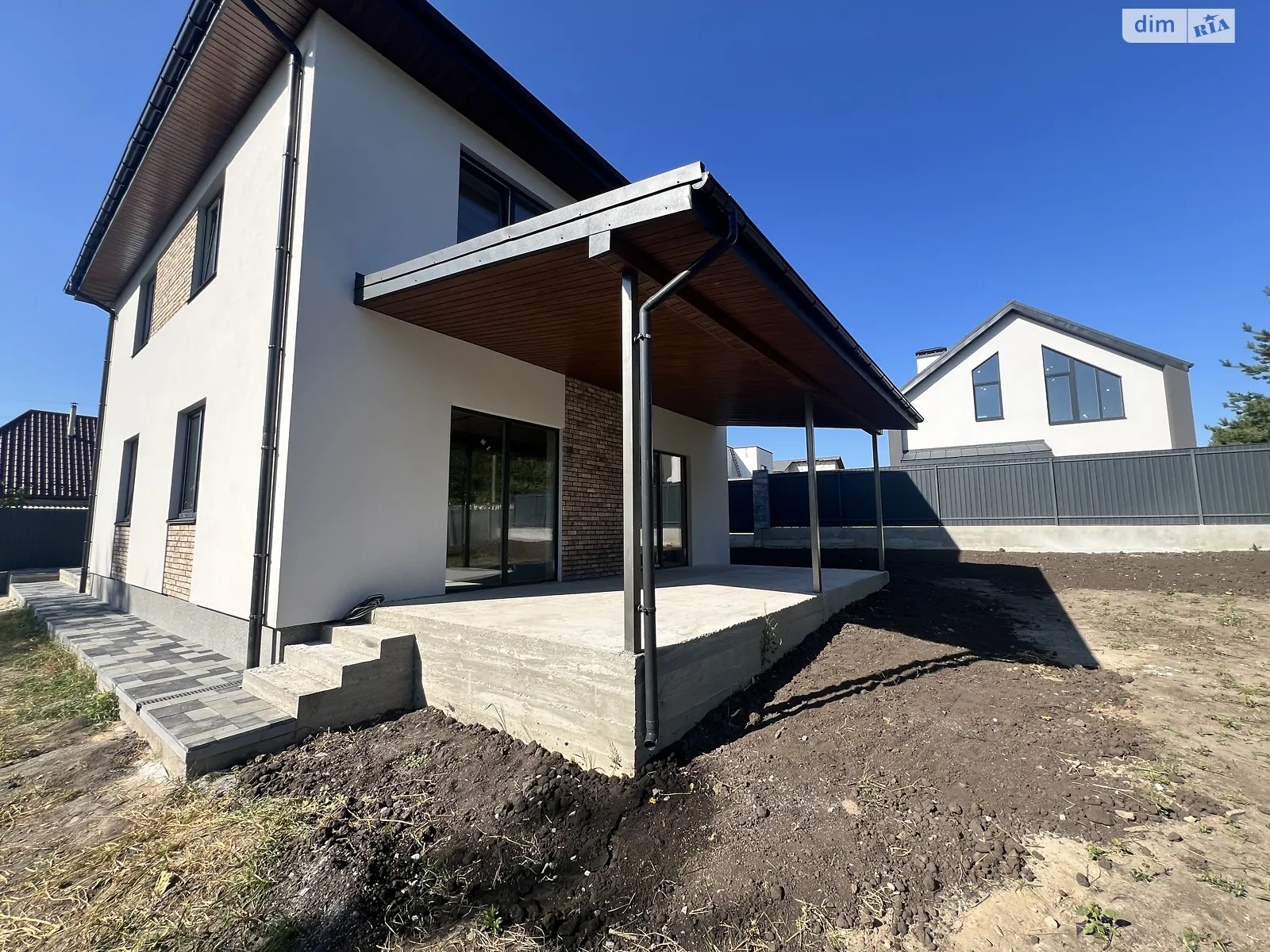 Продается дом на 2 этажа 160 кв. м с участком, цена: 155000 $ - фото 1