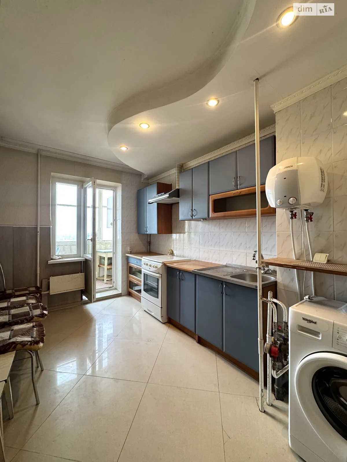 Продается 3-комнатная квартира 65.5 кв. м в Ровно, ул. Шухевича Романа - фото 1