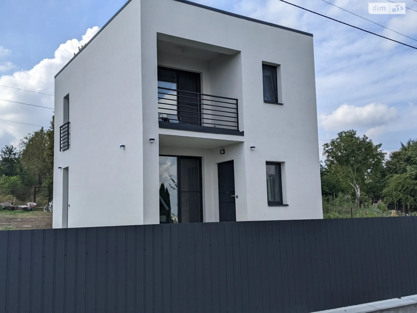 Продается дом на 2 этажа 90 кв. м с бассейном, цена: 93000 $ - фото 1