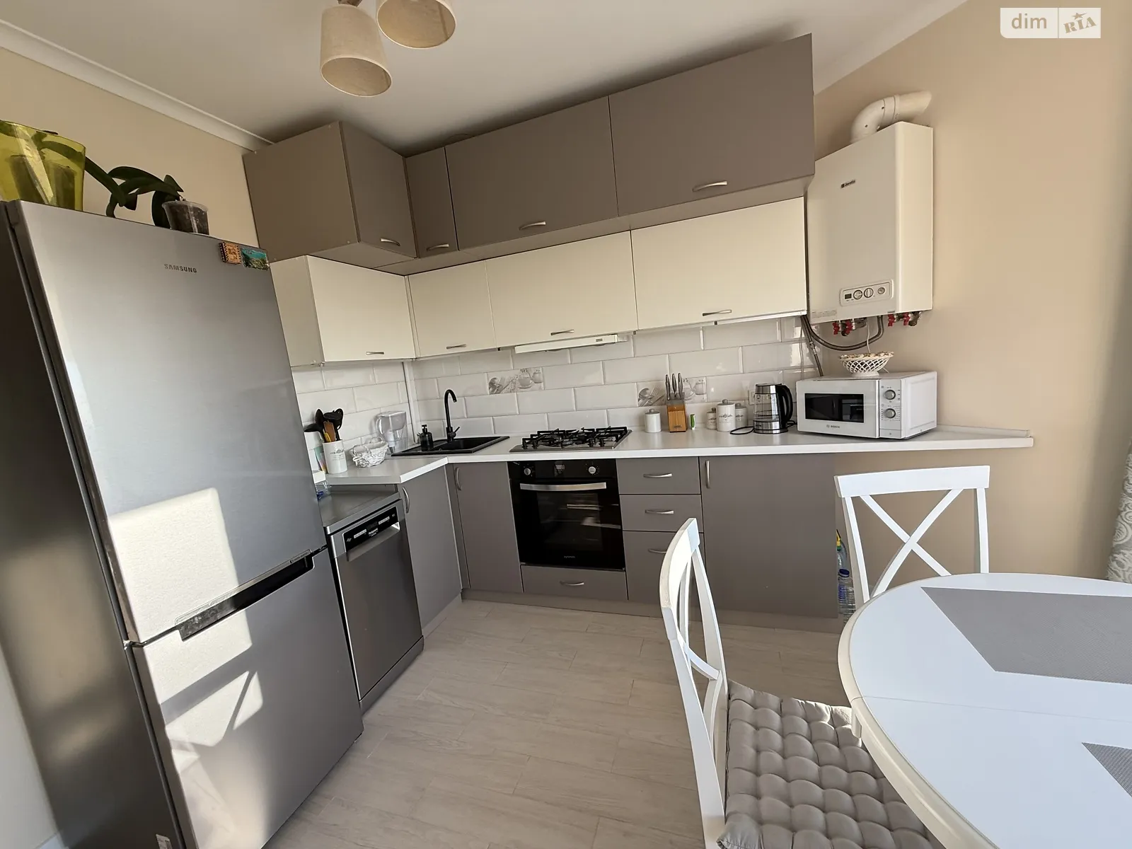 Продается 2-комнатная квартира 56.6 кв. м в Ровно, ул. Черновола Вячеслава - фото 1