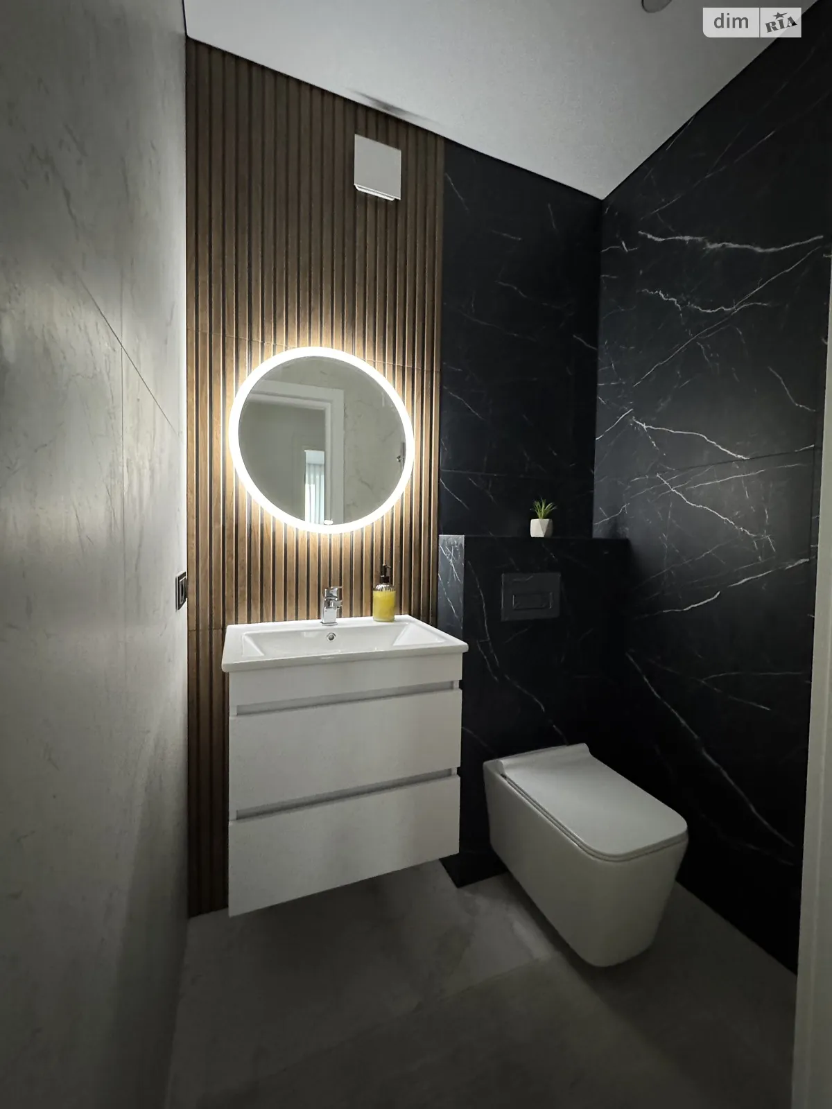 Продается 3-комнатная квартира 84.5 кв. м в Змиенце, ул. Левадная - фото 1