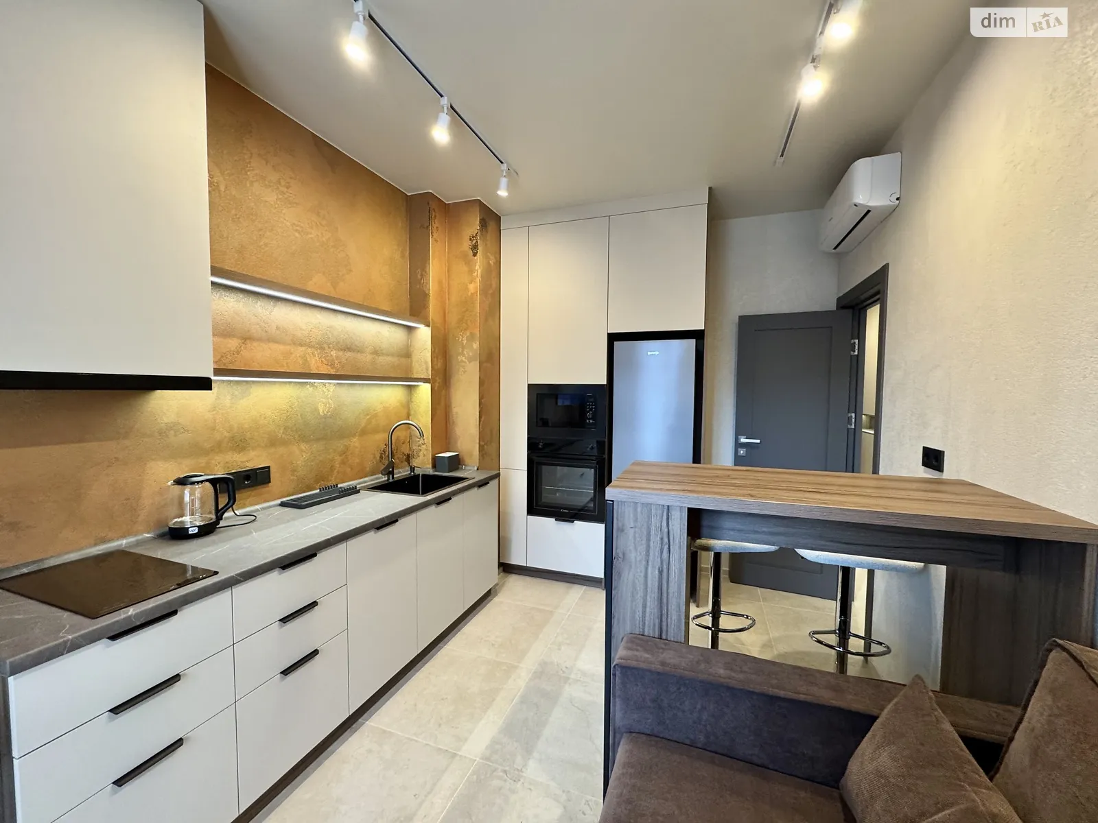 Сдается в аренду 1-комнатная квартира 38 кв. м в Одессе, пер. Курортный, 2 корпус 3 - фото 1