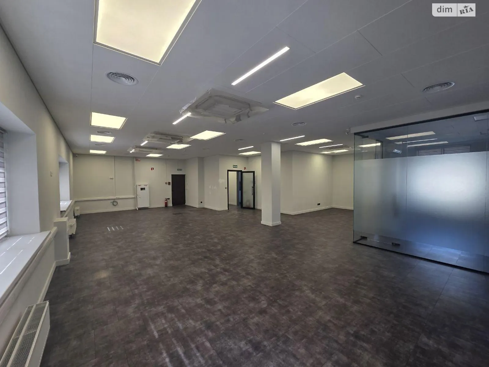 Сдается в аренду офис 520 кв. м в бизнес-центре, цена: 11300 $ - фото 1