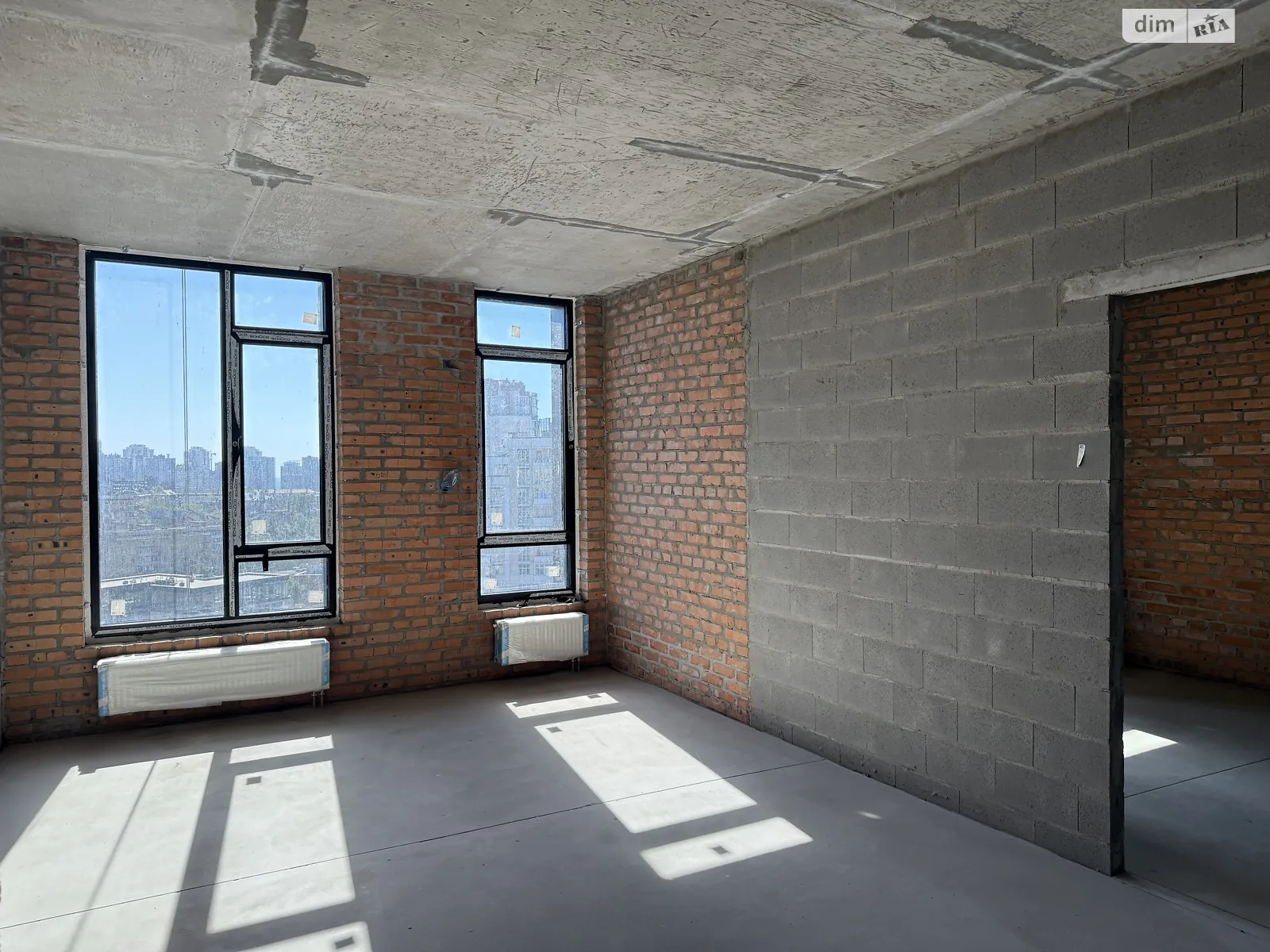 Продается 1-комнатная квартира 57.6 кв. м в Киеве, ул. Василия Тютюнника, 39/2 - фото 1