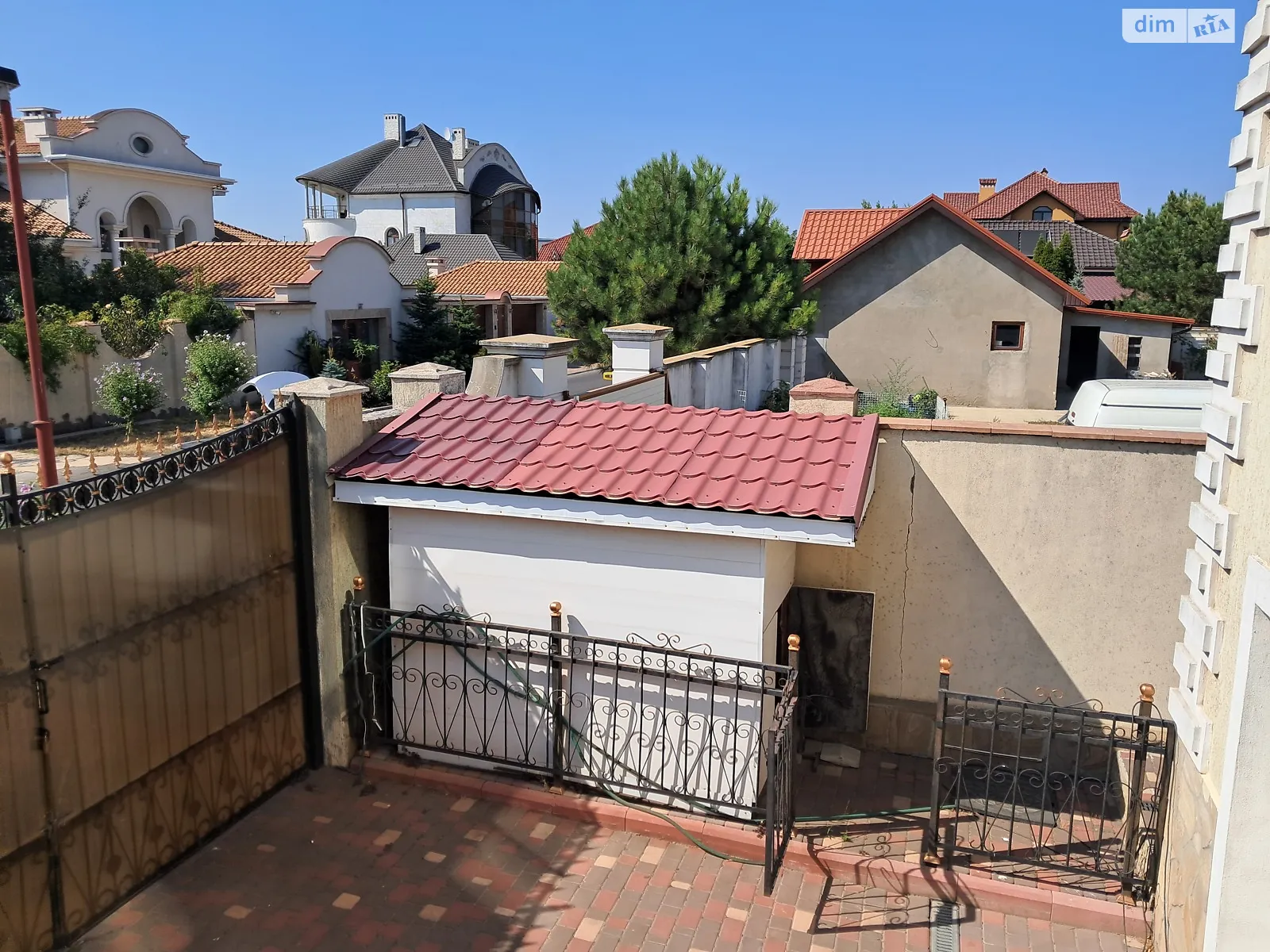 Продается дом на 3 этажа 564.7 кв. м с гаражом, цена: 400000 $ - фото 1