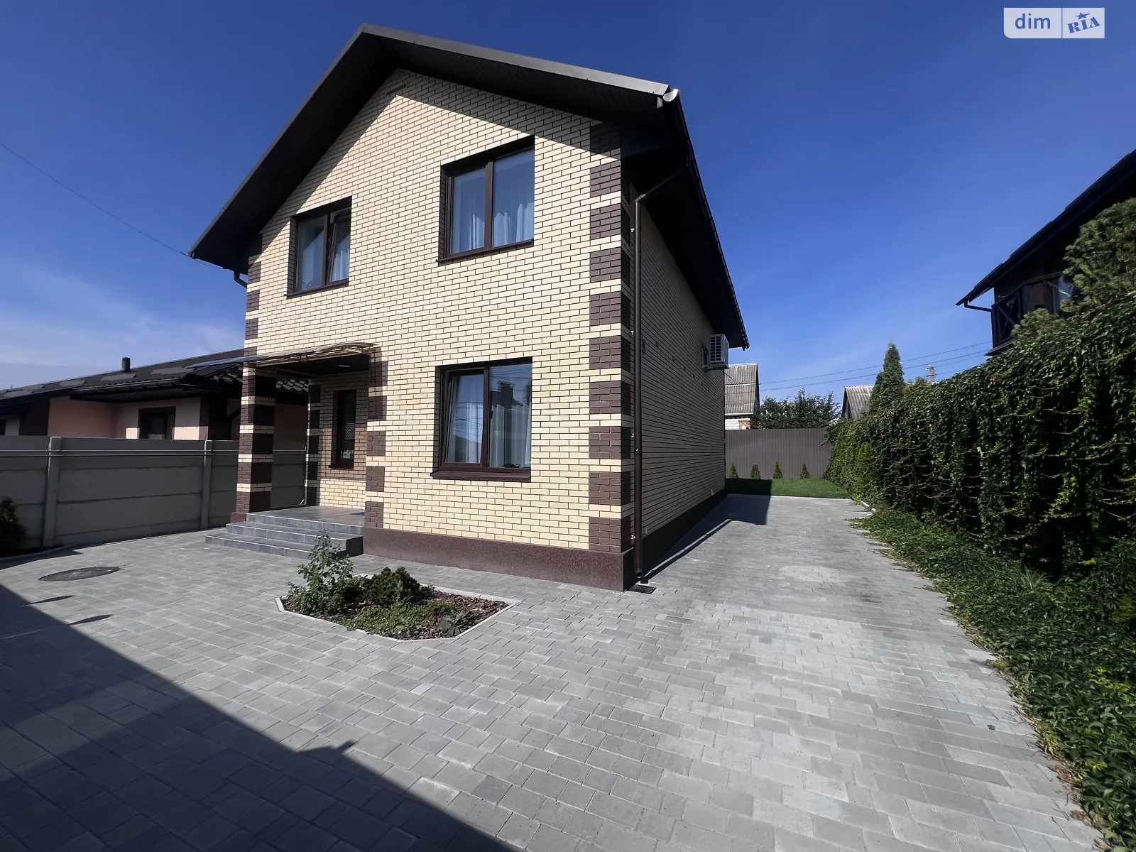 Сдается в аренду дом на 2 этажа 125 кв. м с гаражом, цена: 1800 $ - фото 1