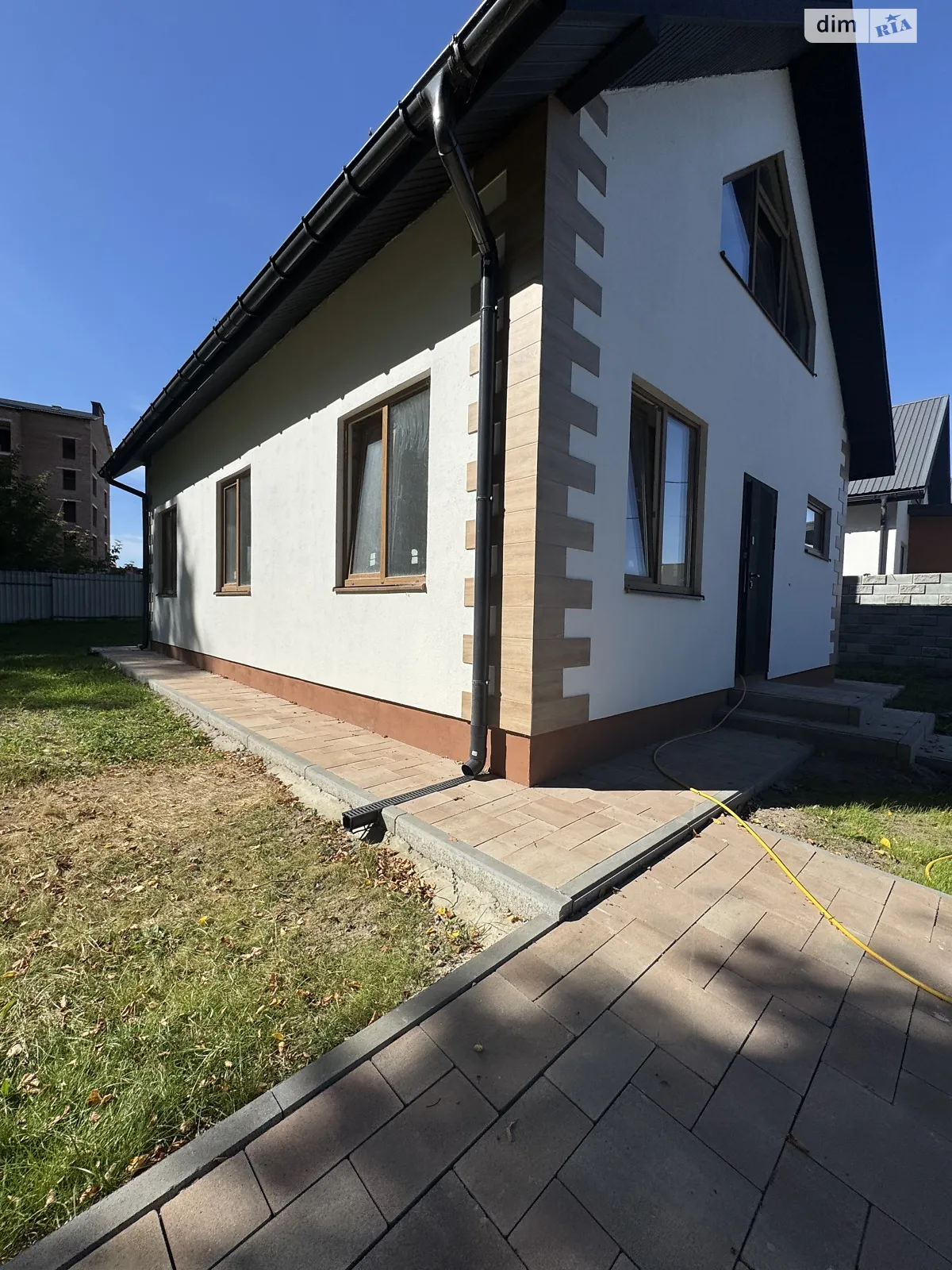 Продается дом на 2 этажа 120 кв. м с подвалом, цена: 90000 $ - фото 1