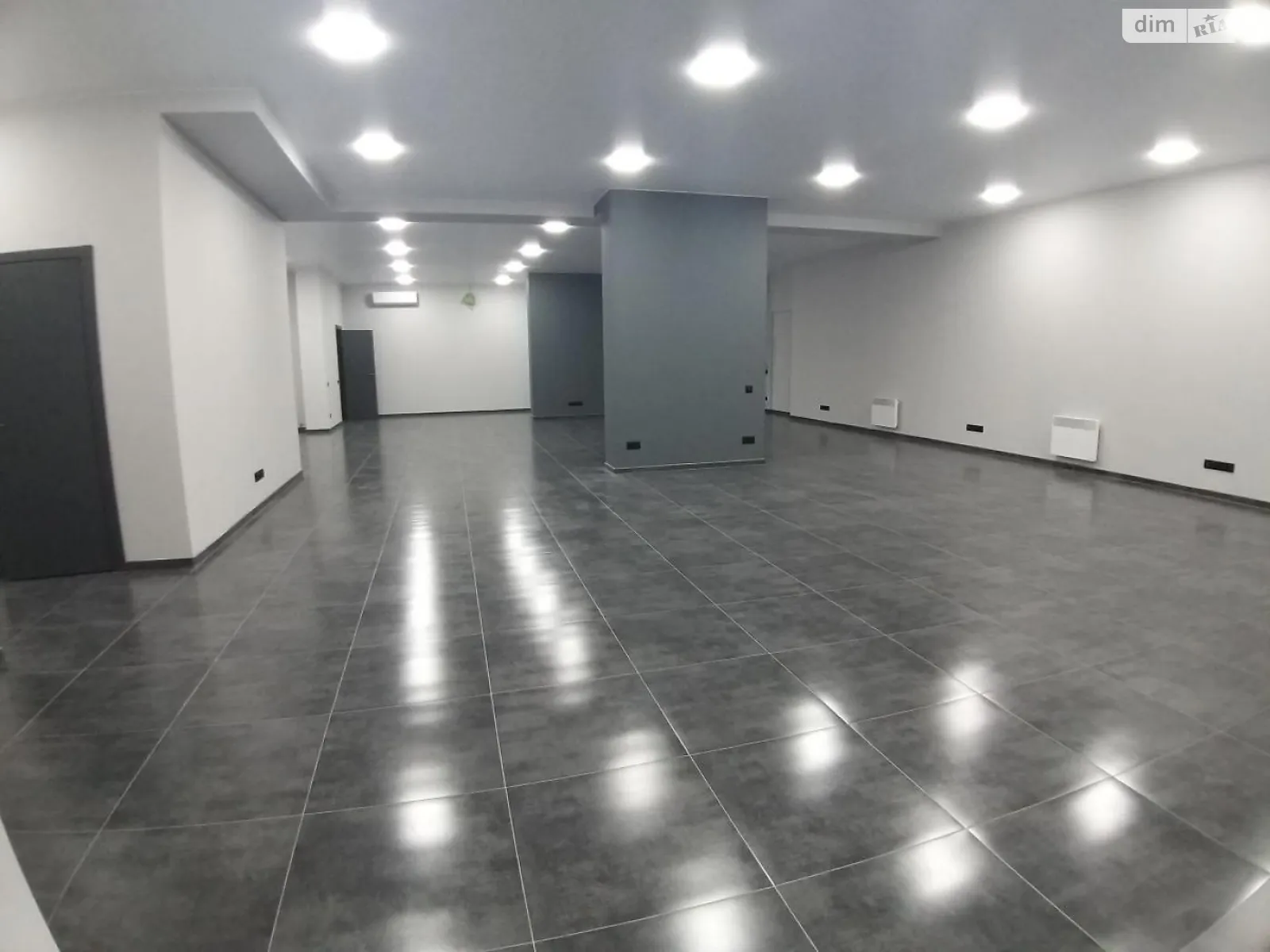 Здається в оренду офіс 211 кв. м в бізнес-центрі, цена: 2110 $ - фото 1