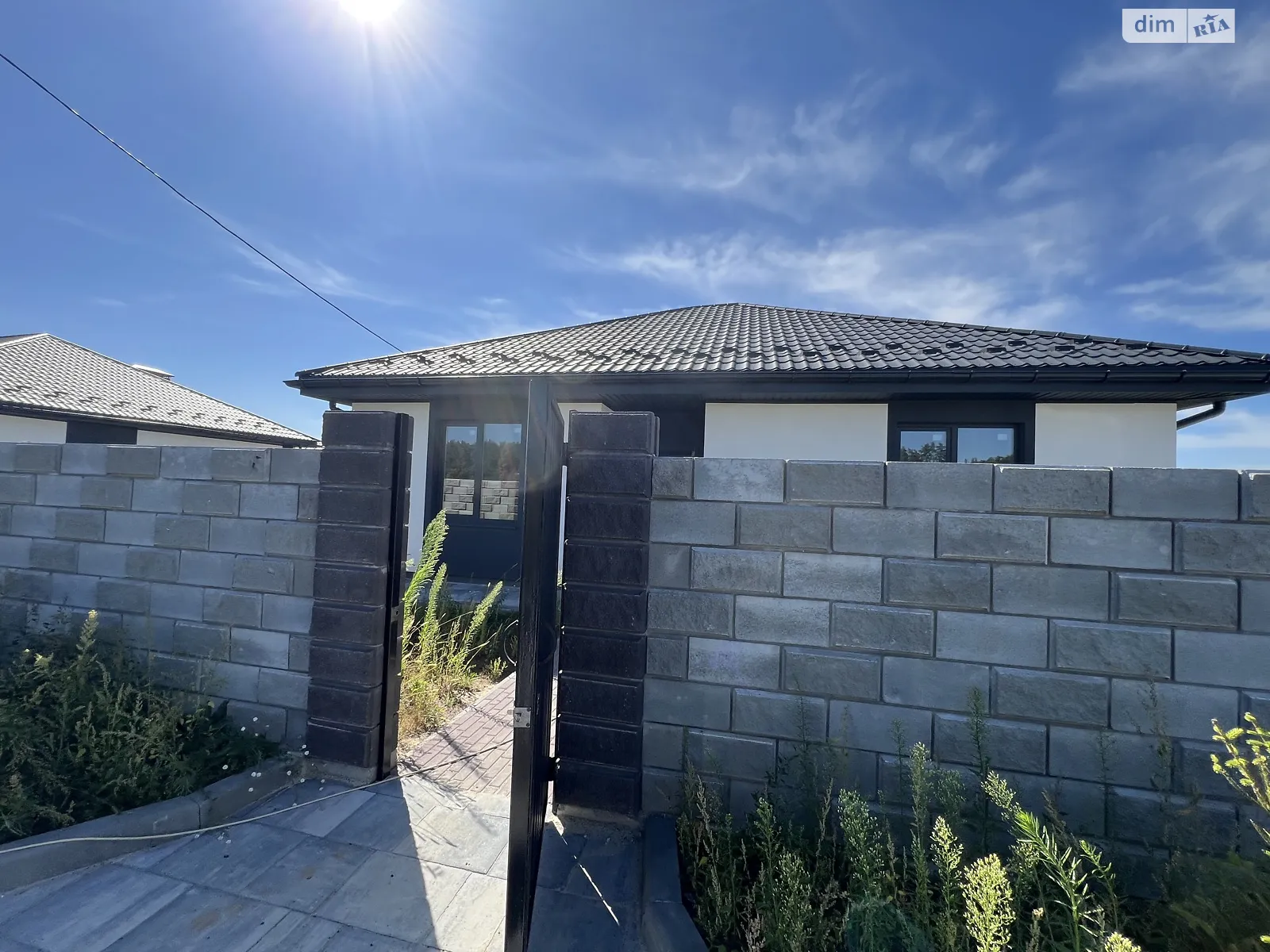 Продается одноэтажный дом 90 кв. м с камином, цена: 74000 $ - фото 1