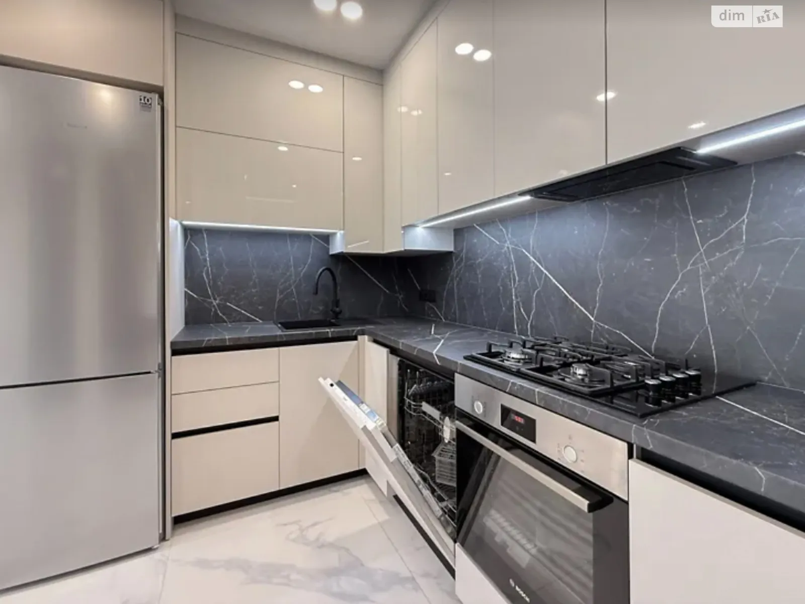 Продается 1-комнатная квартира 45 кв. м в Ровно, ул. Березовая - фото 1