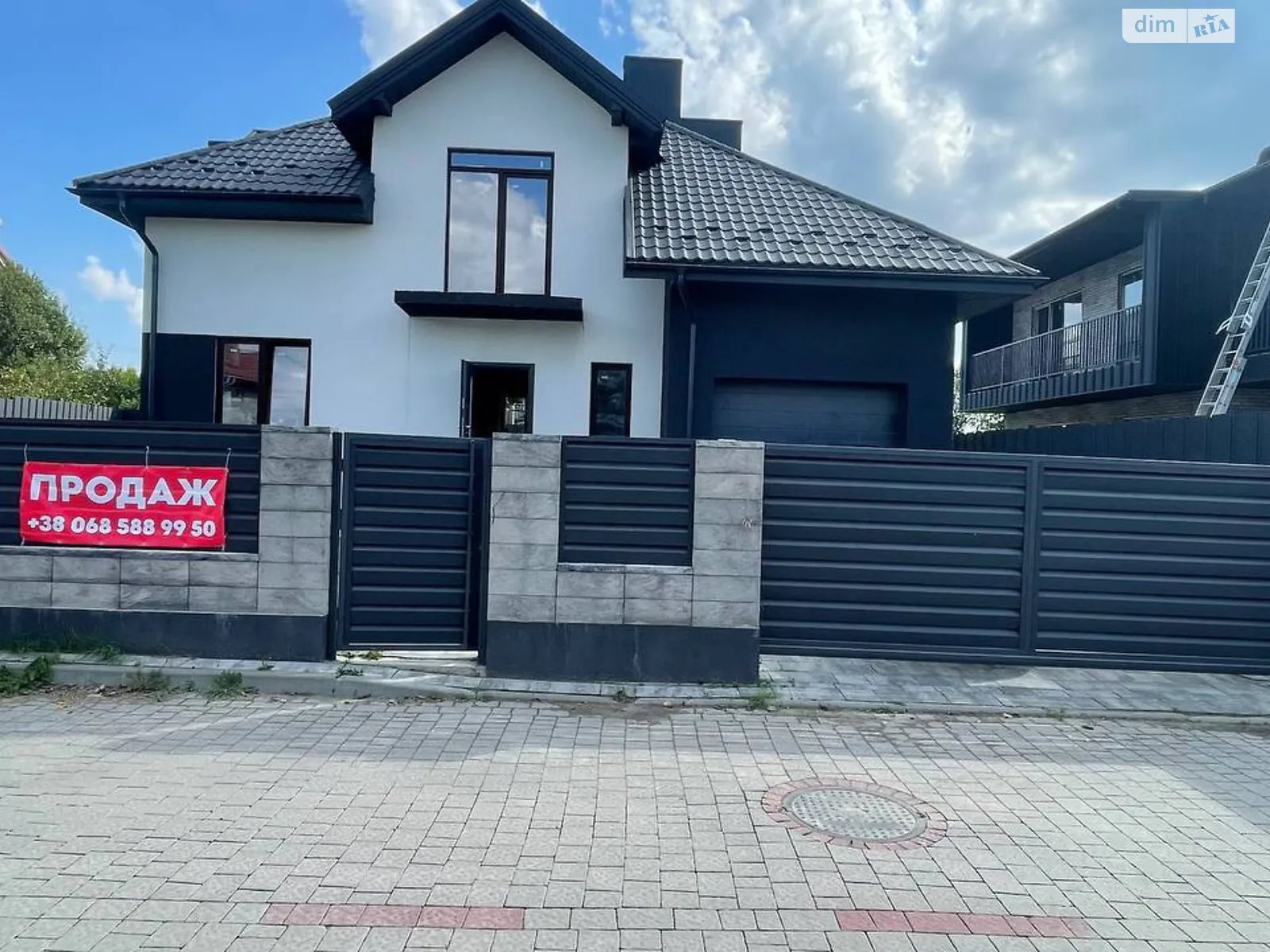 Продается дом на 2 этажа 200 кв. м с мансардой, цена: 159000 $ - фото 1