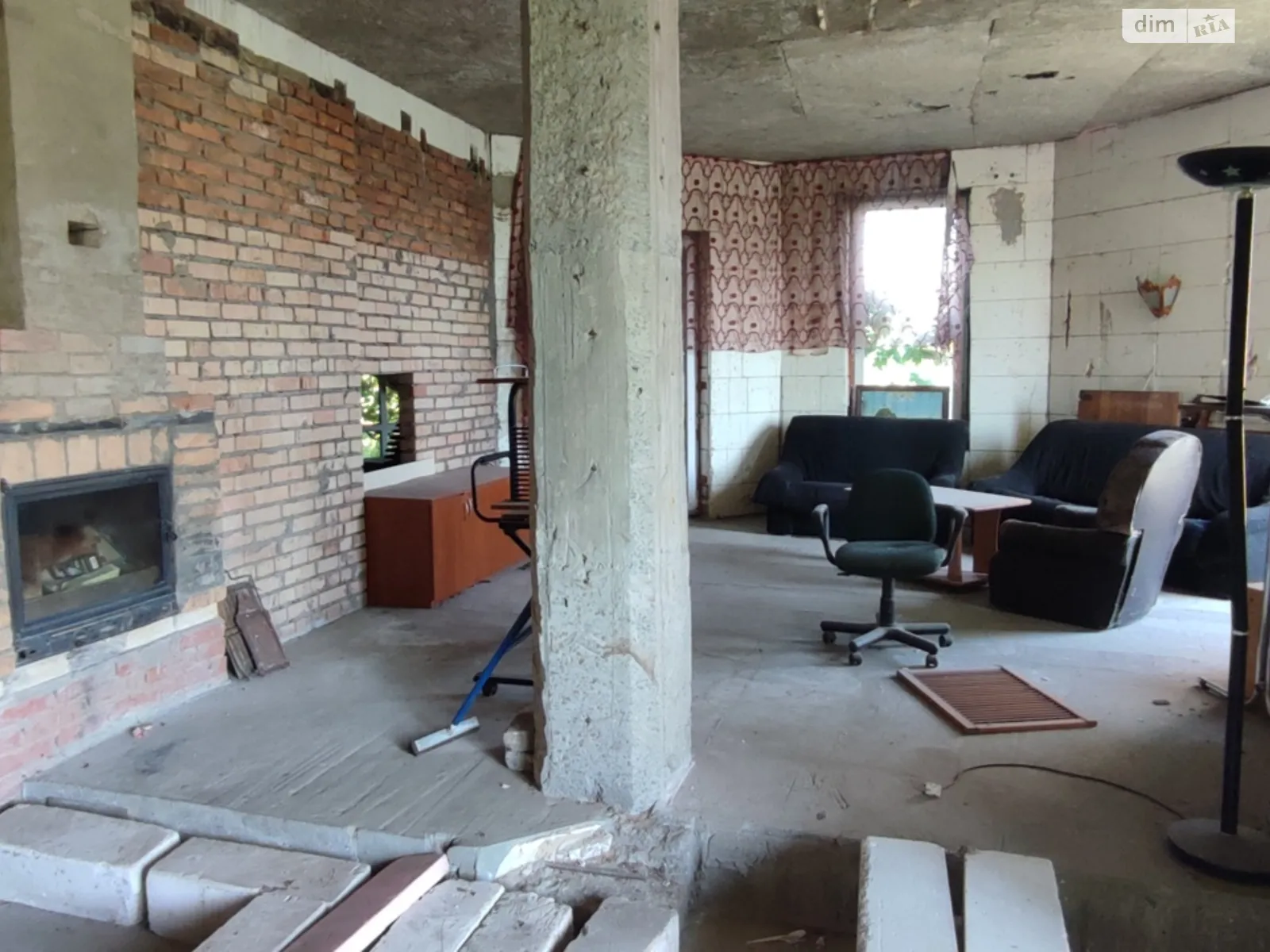 Продается дом на 3 этажа 400 кв. м с участком, цена: 185000 $ - фото 1