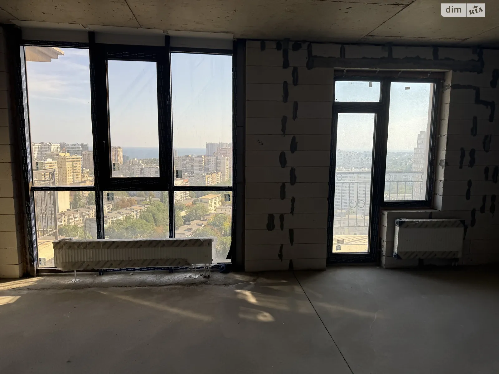 Продається 2-кімнатна квартира 83 кв. м у Одесі, Фонтанська дор., 25 корпус 2 - фото 1