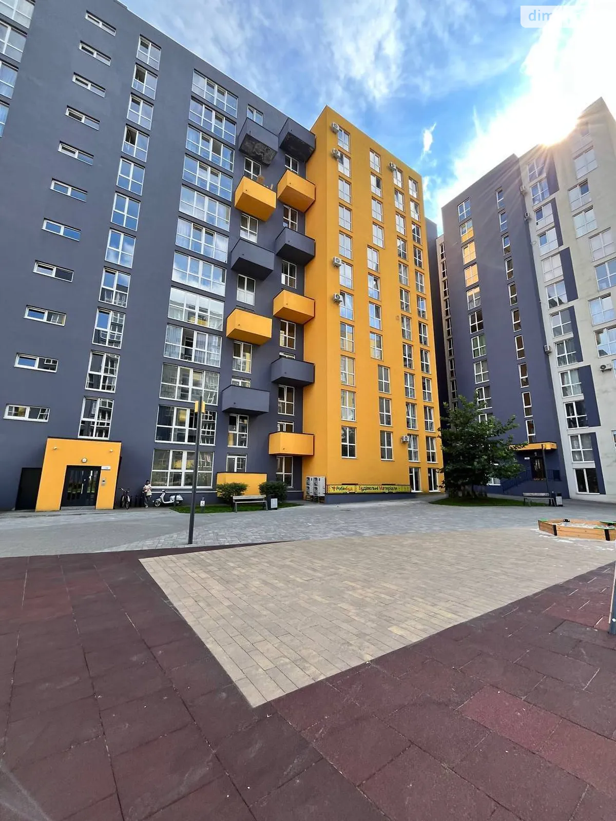Продается 3-комнатная квартира 90 кв. м в Львове, ул. Рудненская, 8 - фото 1