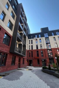 Продаж квартири, Львів, р‑н. Франківський, Генерала Тараса Чупринки вулиця, буд. 130