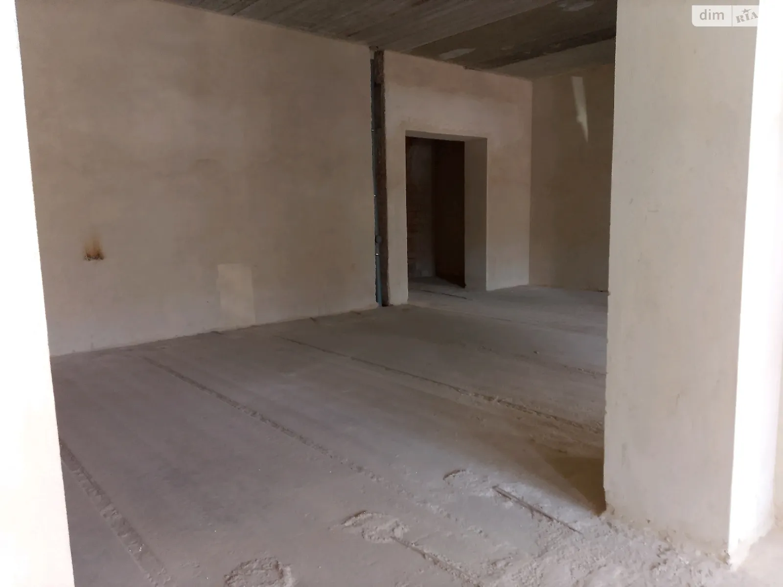 Продается 4-комнатная квартира 82 кв. м в Буче, ул. Амосова, 4 - фото 1