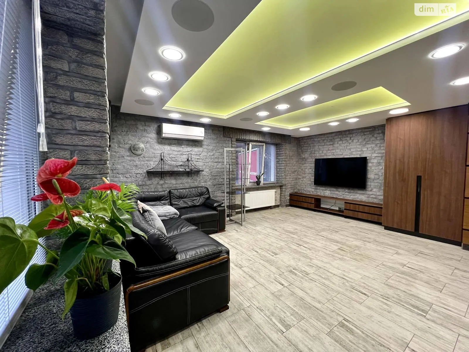 Продается 4-комнатная квартира 103.7 кв. м в Черкассах, ул. Смелянская, 40 - фото 1