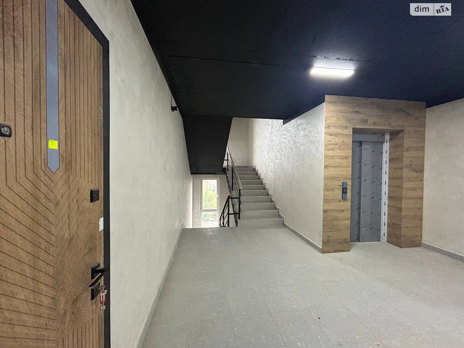 Продается 3-комнатная квартира 94 кв. м в Ивано-Франковске, ул. Ленкавского, 2А - фото 1