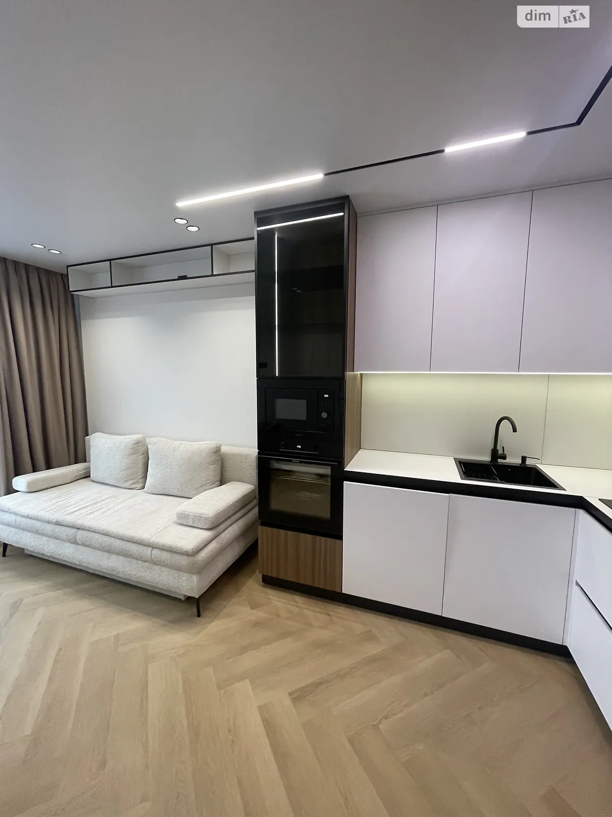 Продается 1-комнатная квартира 40 кв. м в Ивано-Франковске, бул. Южный, 40Б - фото 1