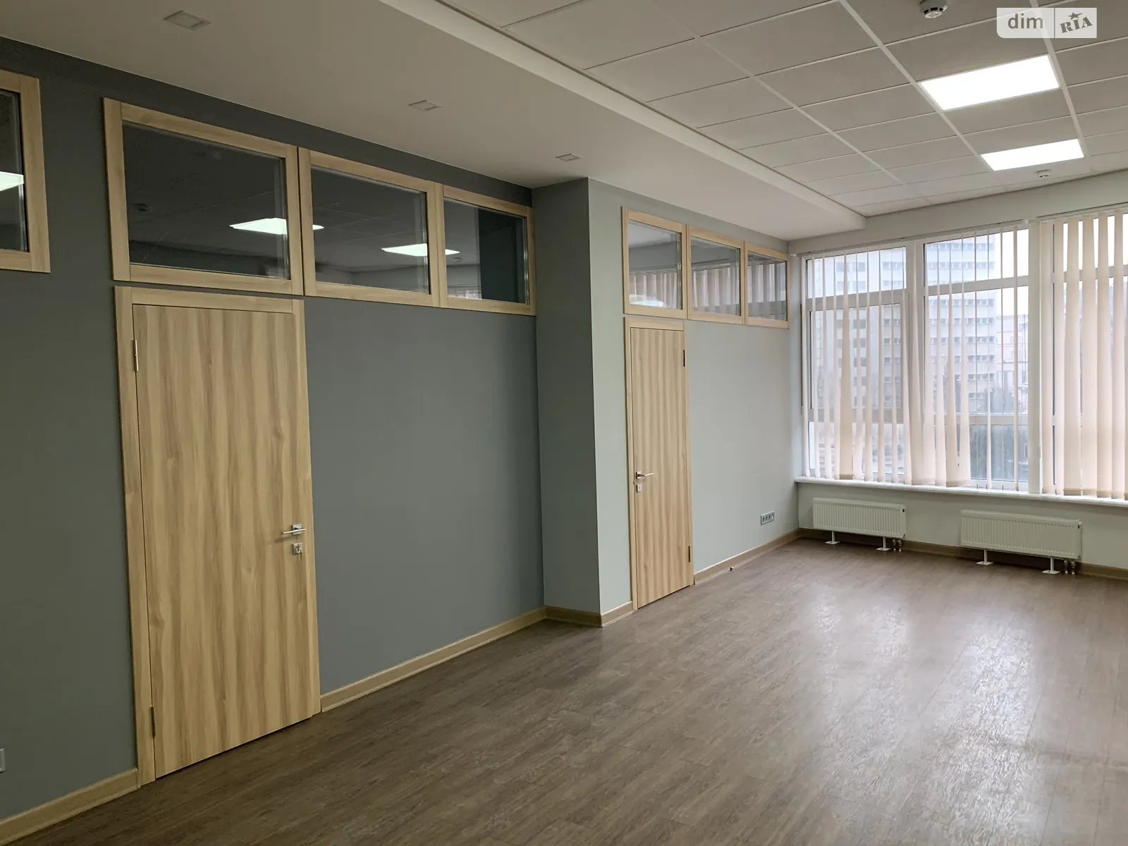 Сдается в аренду офис 190 кв. м в бизнес-центре, цена: 1950 $ - фото 1