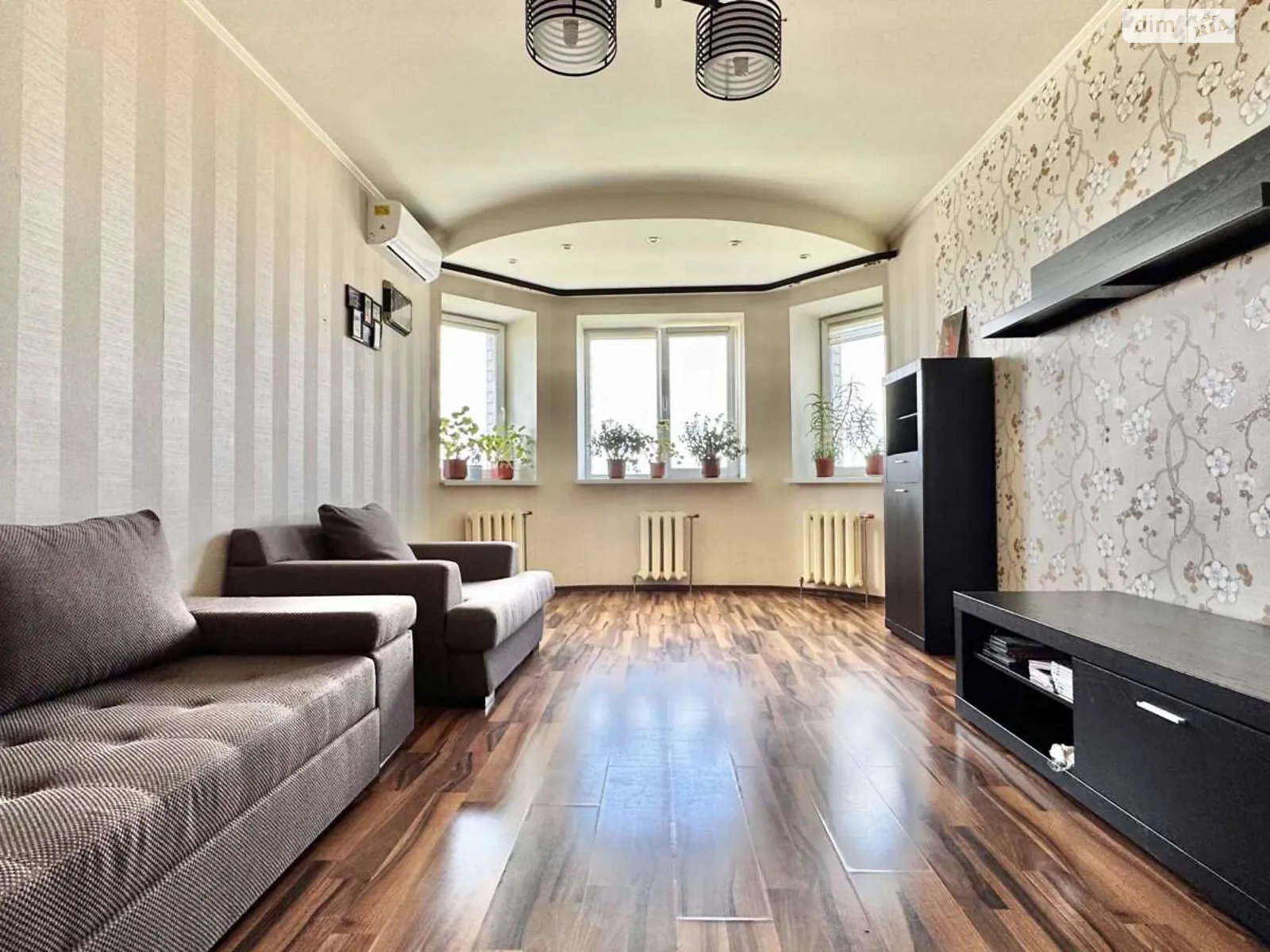 Продается 1-комнатная квартира 48 кв. м в Буче, бул. Богдана Хмельницкого, 2 - фото 1