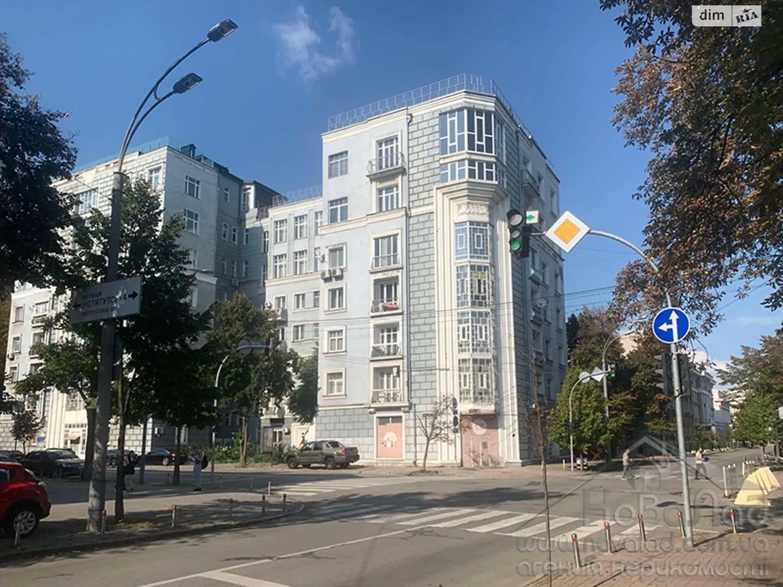 Продается 1-комнатная квартира 38.2 кв. м в Киеве, ул. Институтская, 15/5 - фото 1