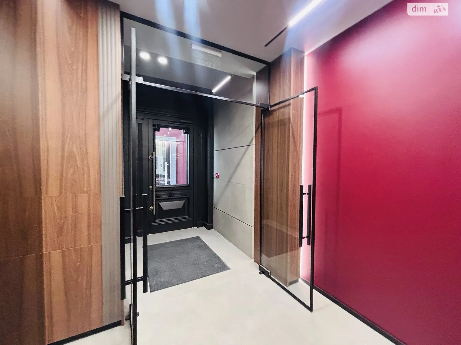 Продается 1-комнатная квартира 53 кв. м в Одессе, ул. Гимназическая - фото 1