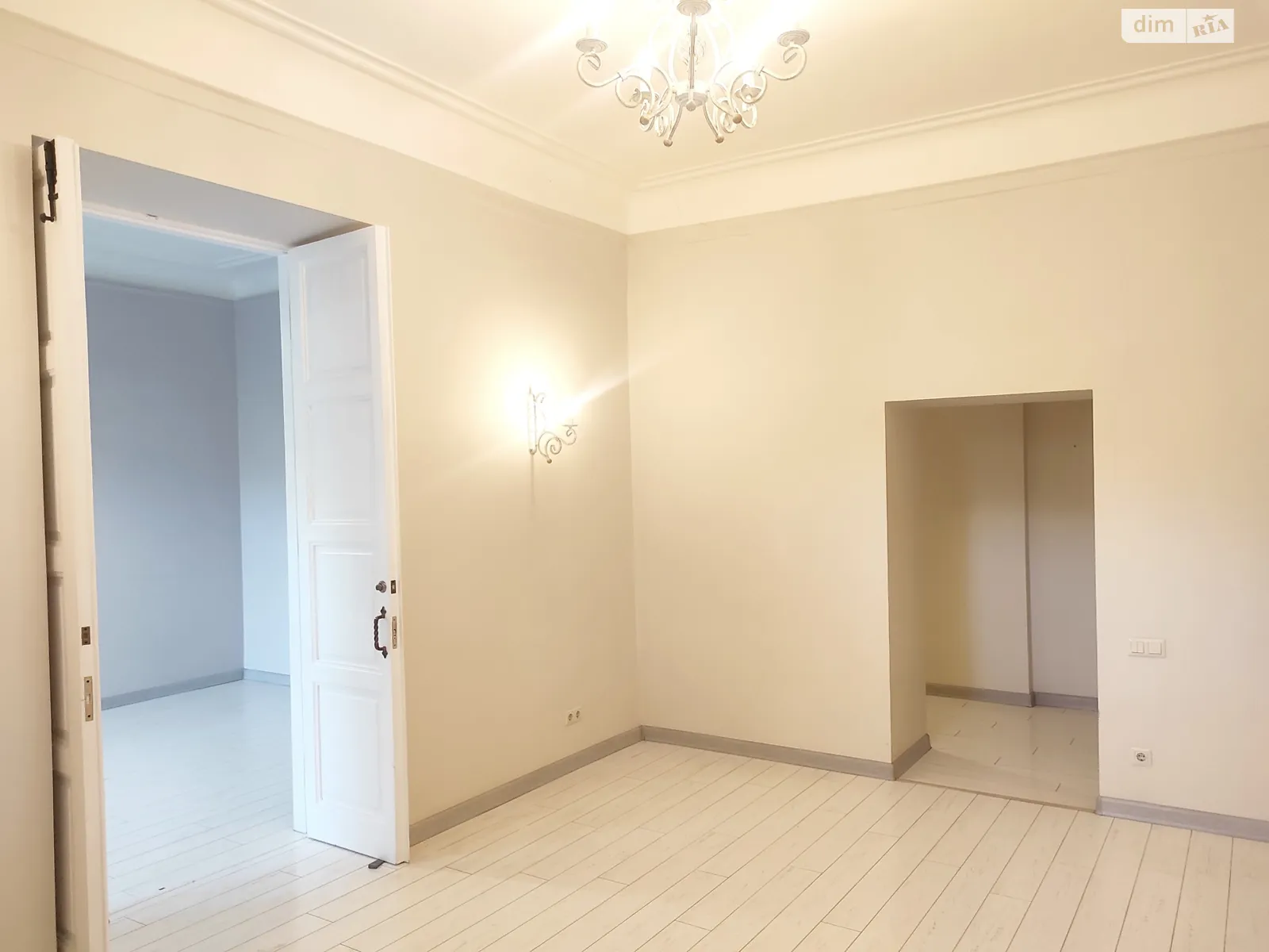 Продается 4-комнатная квартира 90.3 кв. м в Одессе, ул. Маразлиевская, 12 - фото 1