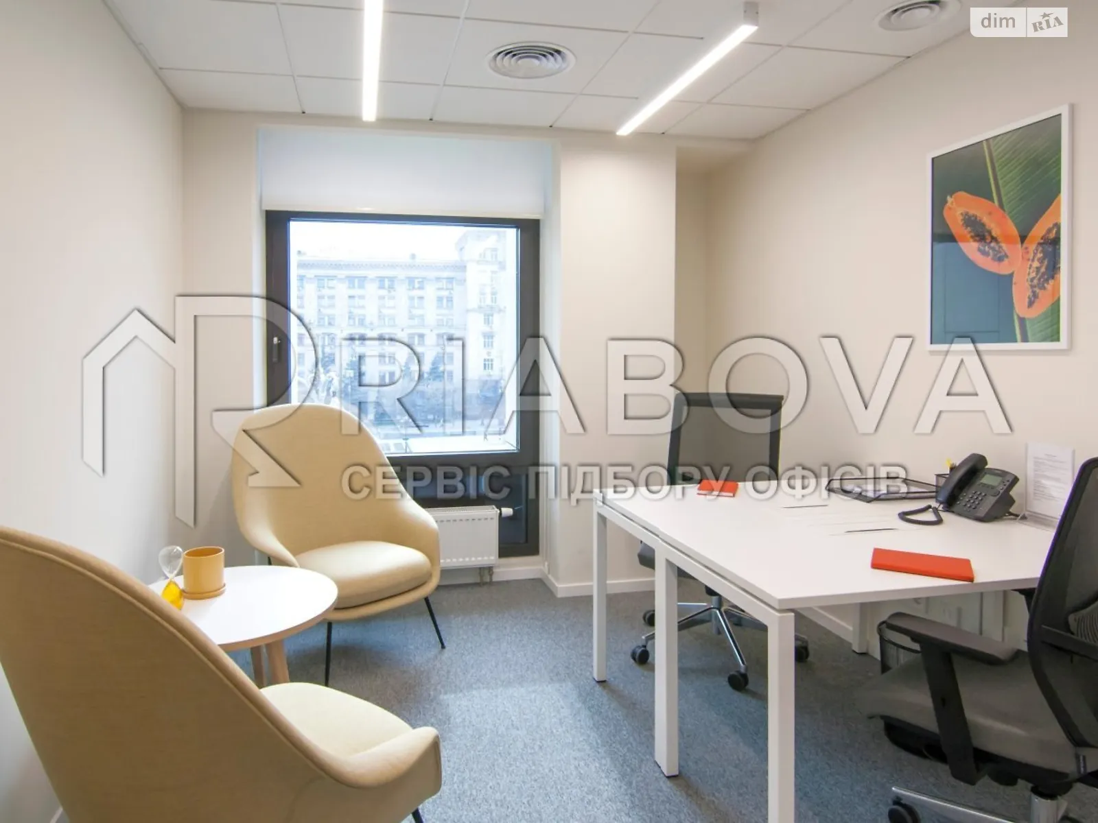 Сдается в аренду офис 28 кв. м в бизнес-центре, цена: 1200 $ - фото 1