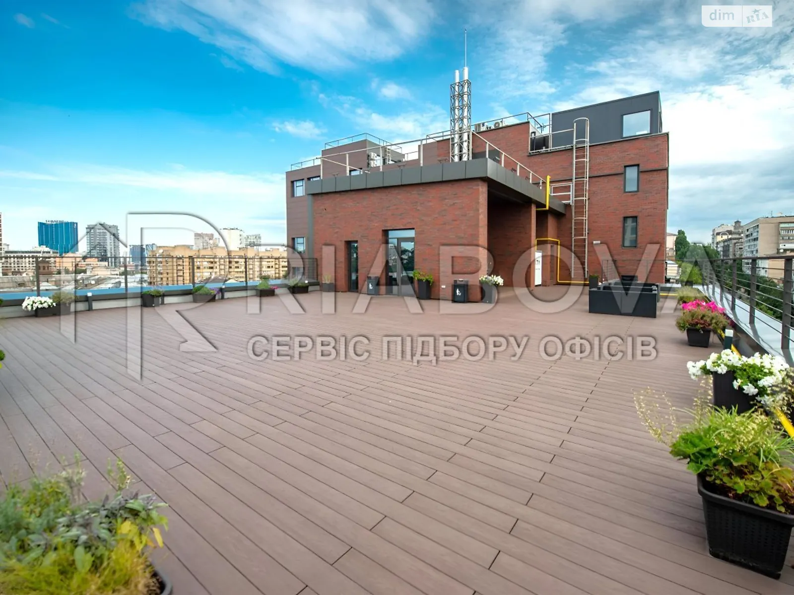 Сдается в аренду офис 197 кв. м в бизнес-центре, цена: 4241 $ - фото 1