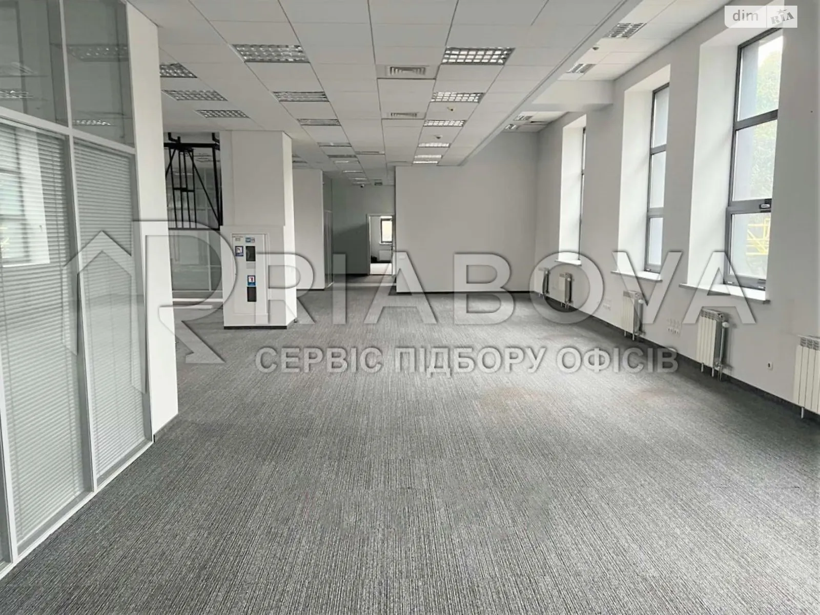 Сдается в аренду офис 558.3 кв. м в бизнес-центре, цена: 9245 $ - фото 1