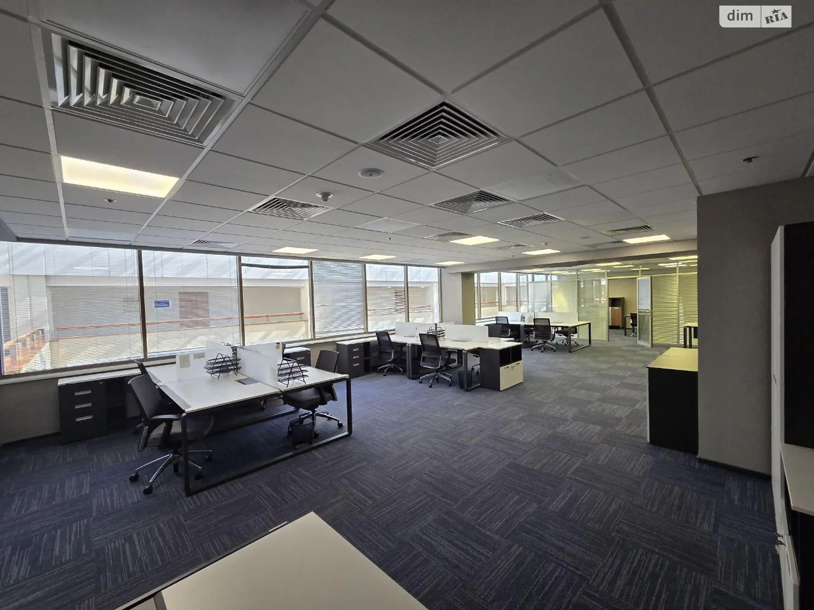 Здається в оренду офіс 160 кв. м в бізнес-центрі, цена: 4000 $ - фото 1