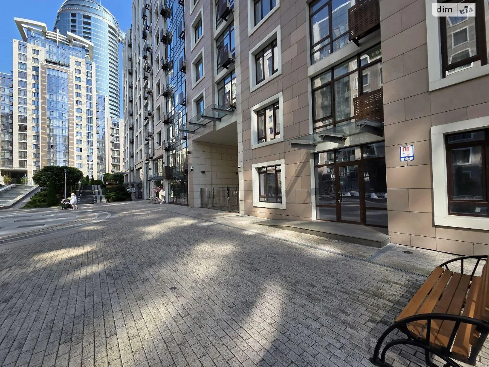 ул. Саперное Поле, 22 Печерск Киев Дворец Украина, цена: 1500000 $ - фото 1