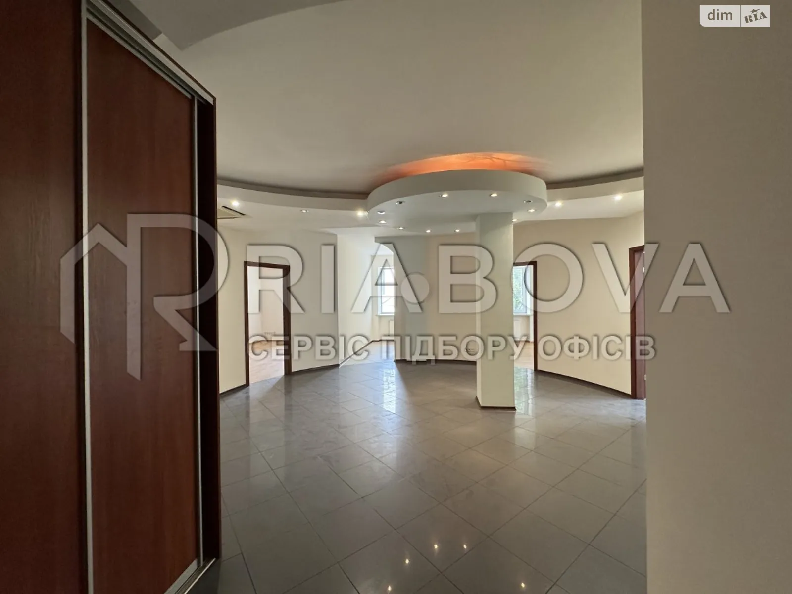 Сдается в аренду офис 244.9 кв. м в бизнес-центре, цена: 71015 грн - фото 1