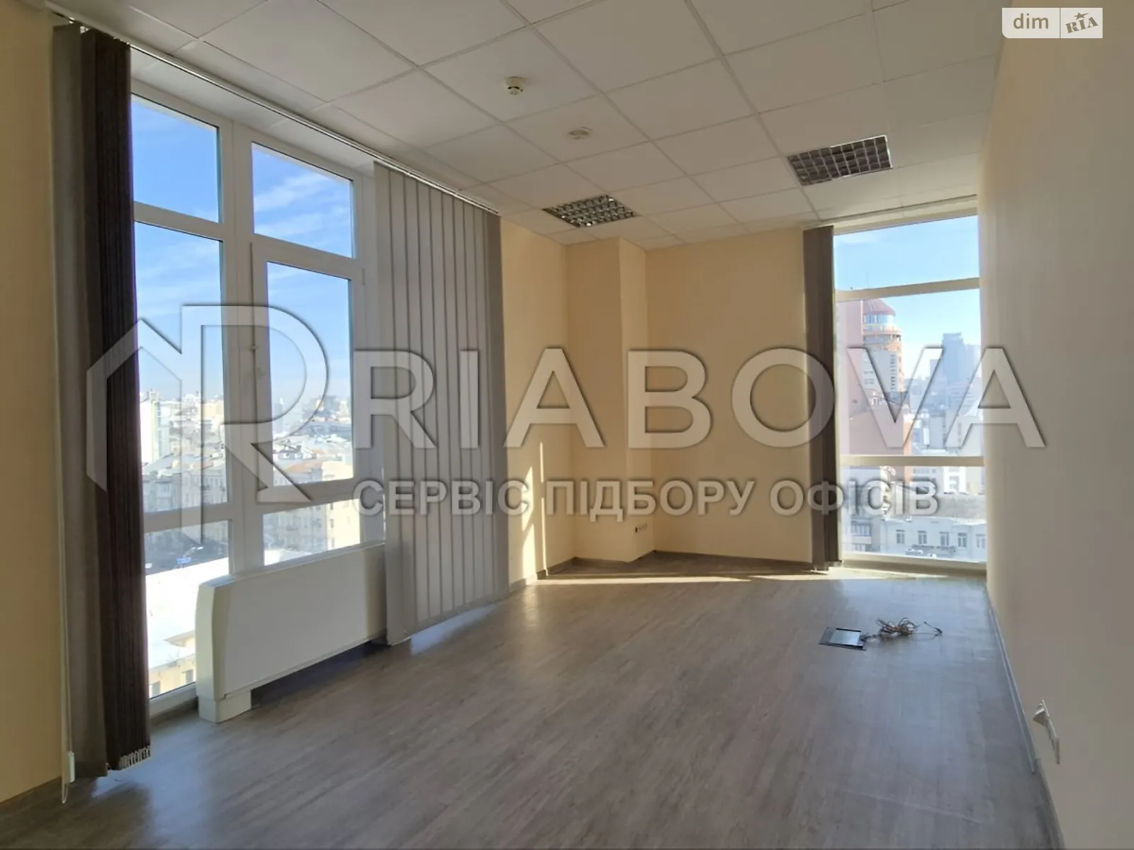 Сдается в аренду офис 305 кв. м в бизнес-центре, цена: 3660 $ - фото 1
