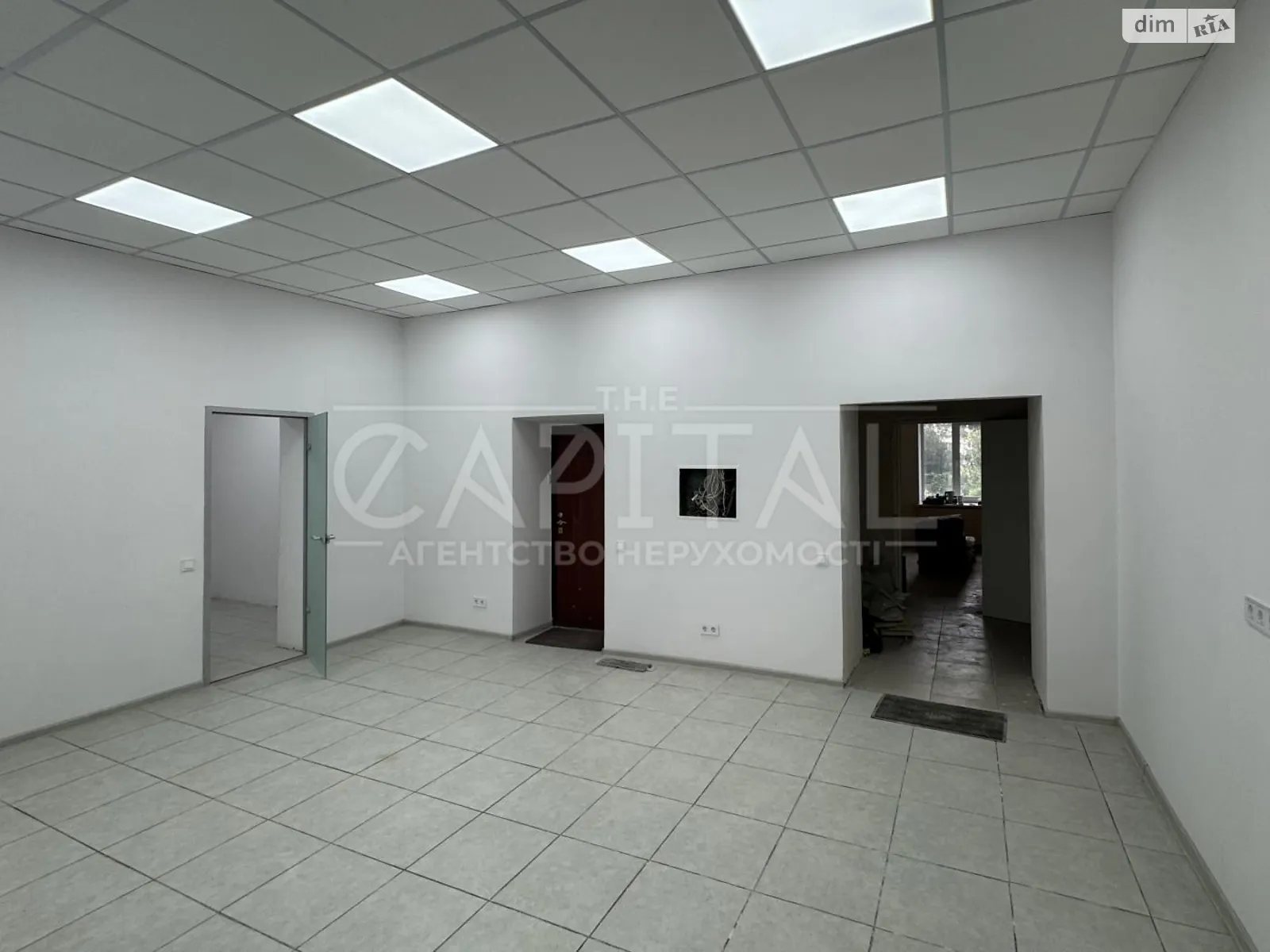 Сдается в аренду офис 463 кв. м в бизнес-центре, цена: 6000 $ - фото 1
